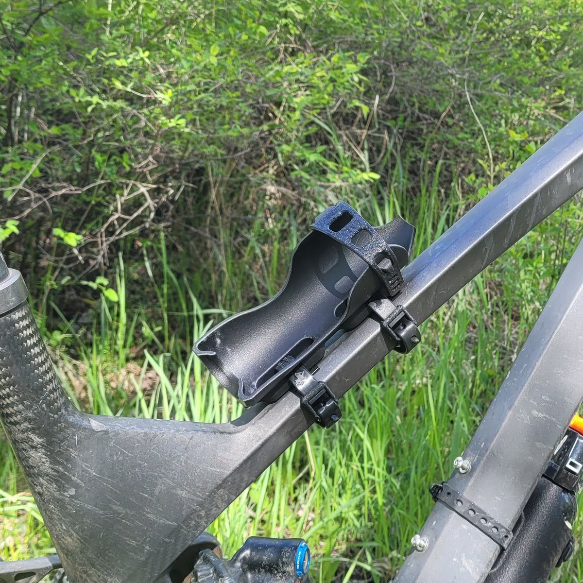 Bear spray holder - Universal mount